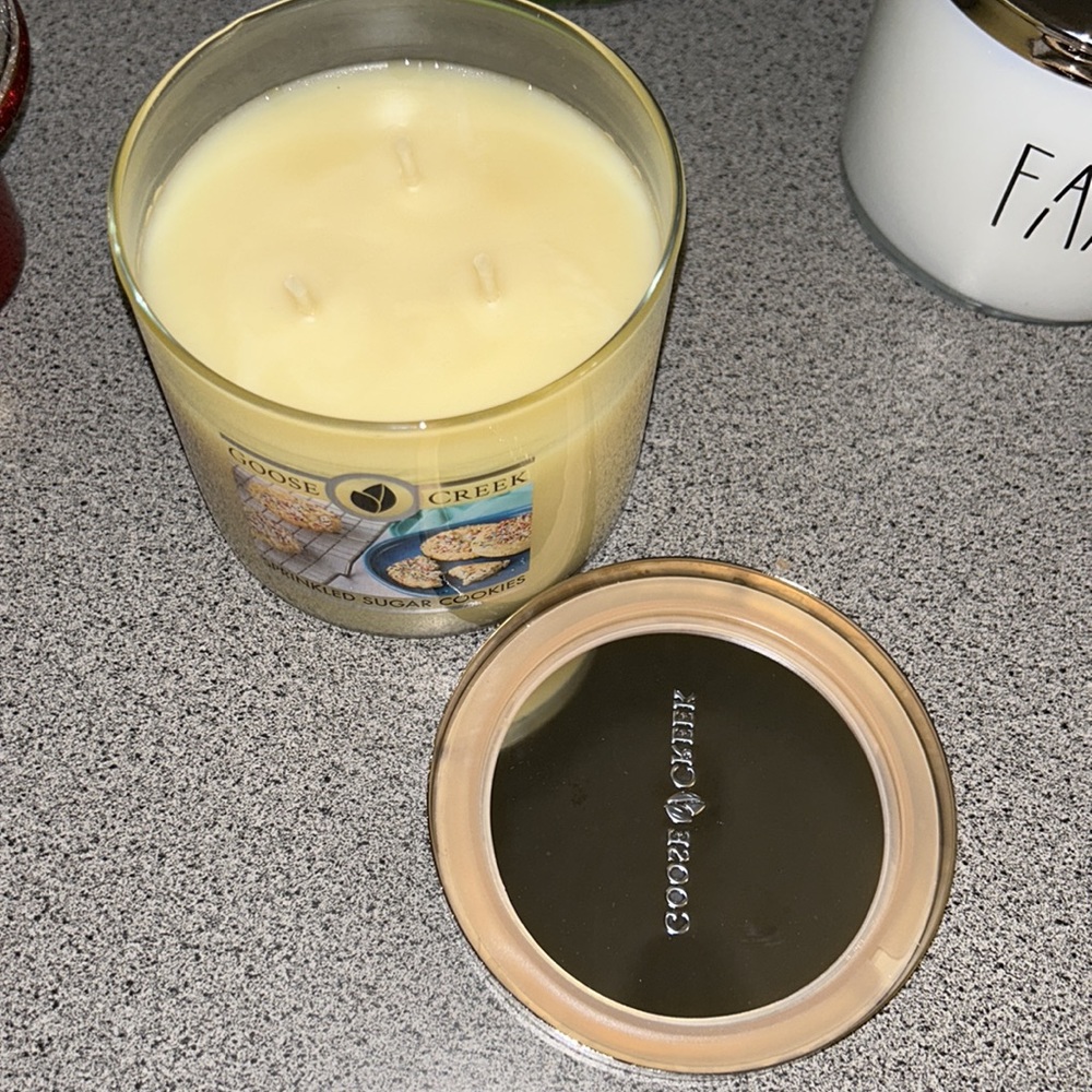 NWT Goose & Creek candle in sprinkles sugar cookies - Picture 5 of 7